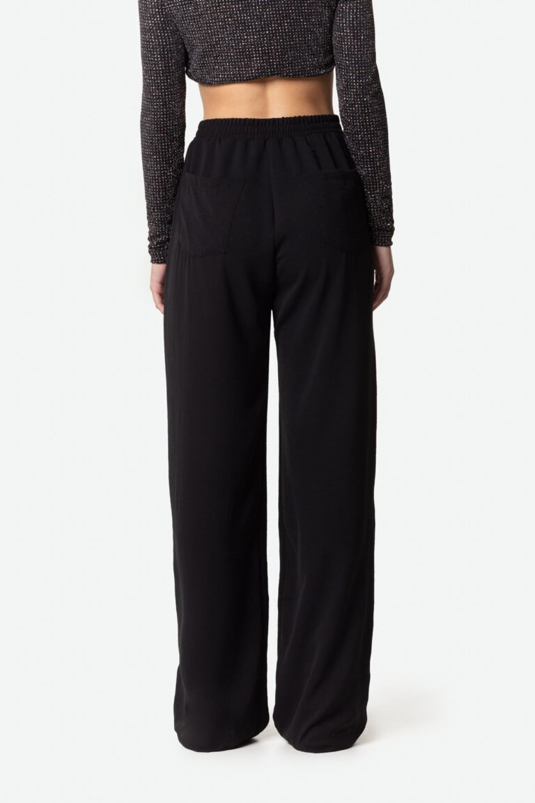 inverno 22 calca pantalona preta em poliester com bolsos laterais serinah p 1652364499973 inverno 22 calca pantalona preta em poliester com bolsos laterais serinah p 1652364499973