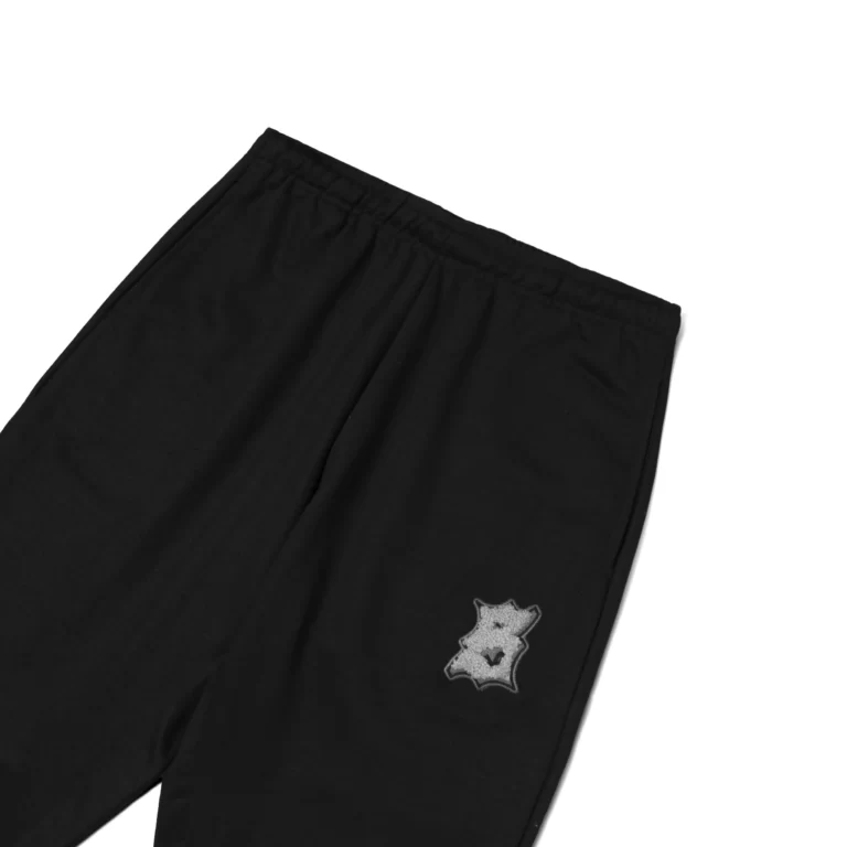 calça sufgang “s” patch chenille preta calça sufgang “s” patch chenille preta