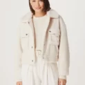 jaqueta feminina peluciada com bolsos off white