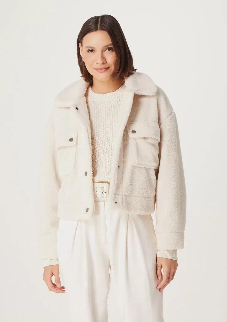 jaqueta feminina peluciada com bolsos off white
