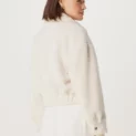 jaqueta feminina peluciada com bolsos off white