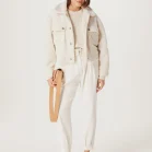 jaqueta feminina peluciada com bolsos off white