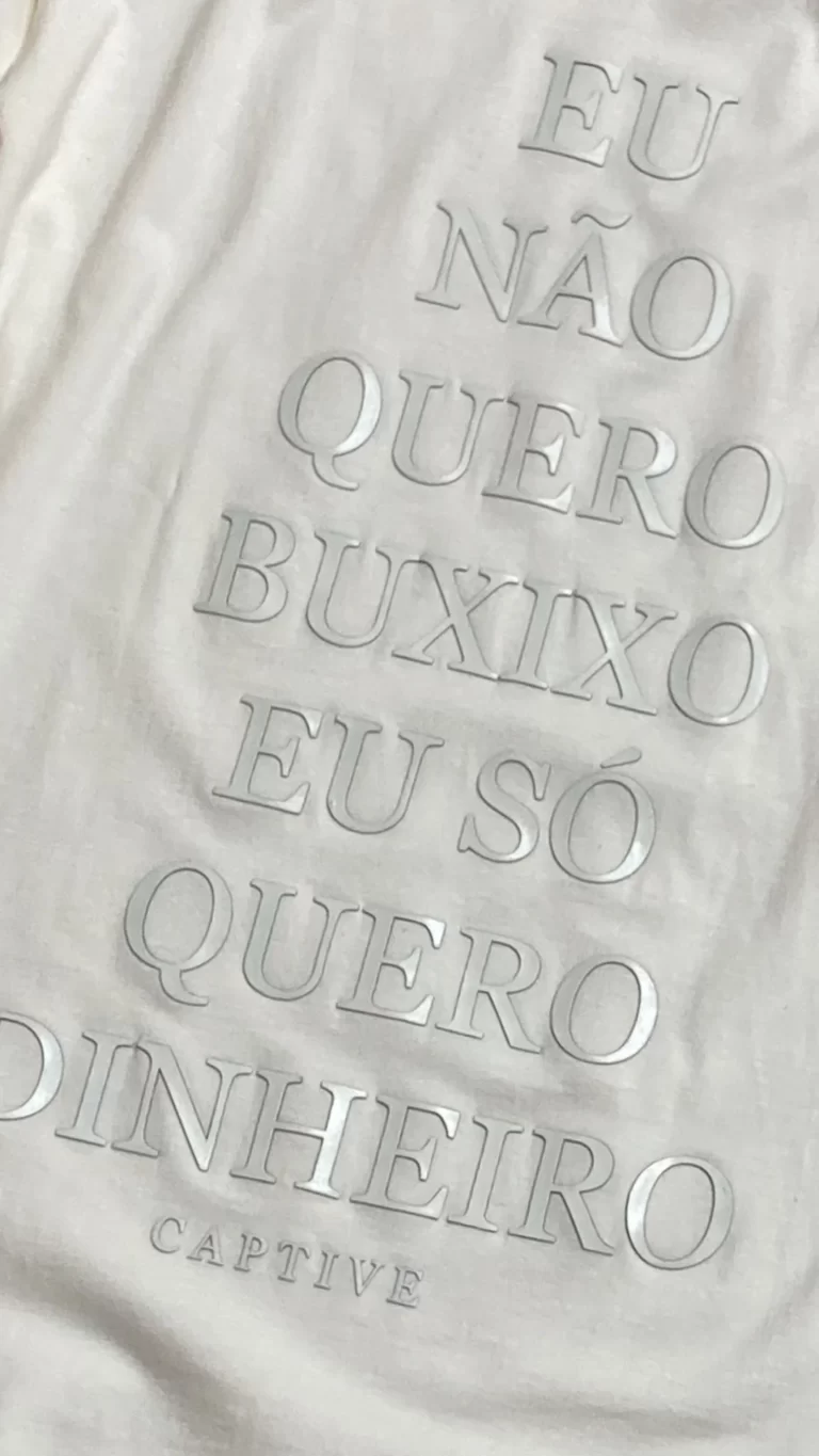 t shirt "zoi de gato" off/glow in the dark t shirt "zoi de gato" off/glow in the dark