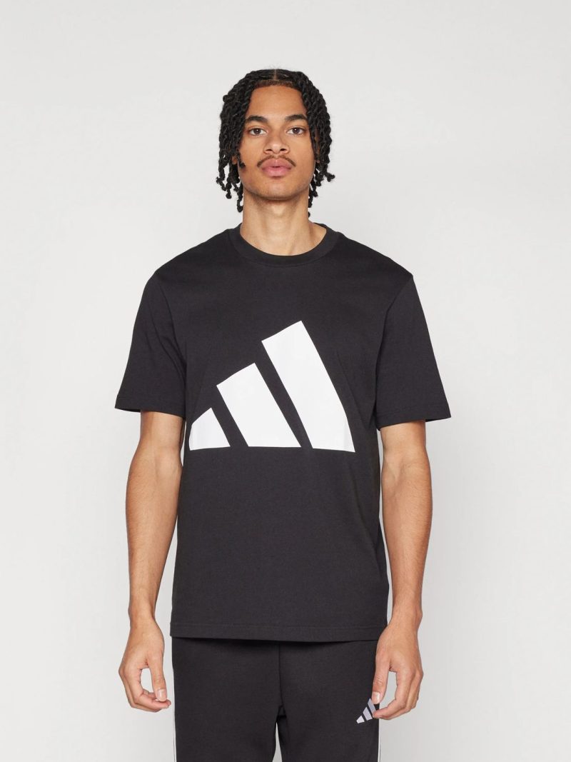 camiseta oversize adidas sportwear