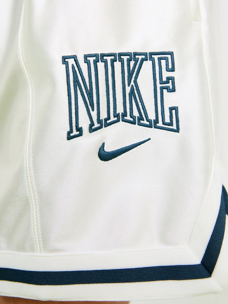 short nike street