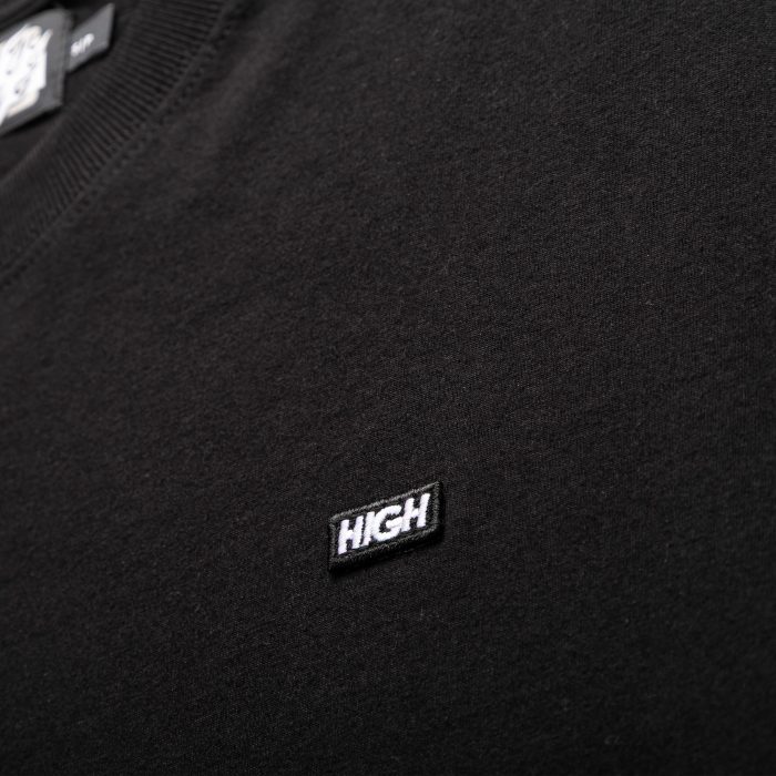 camiseta logo line high company camiseta logo line high company