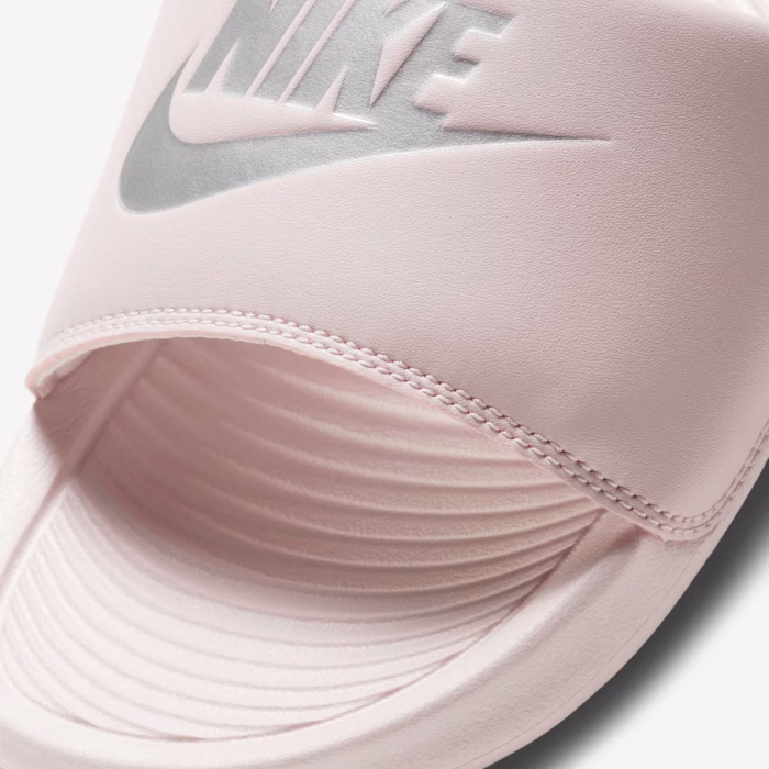 chinelo nike victori one feminino barely rose chinelo nike victori one feminino barely rose