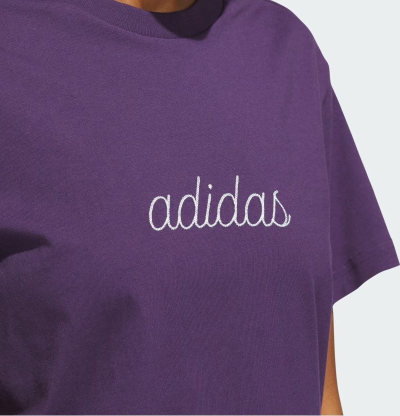 camiseta adidas cozy holiday aurplum