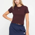 baby tee nike essentials vinho