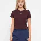 baby tee nike essentials vinho