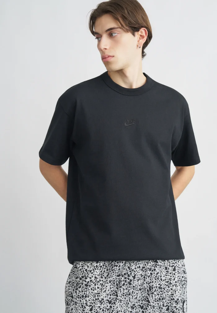 camiseta nike essentials doble black camiseta nike essentials doble black