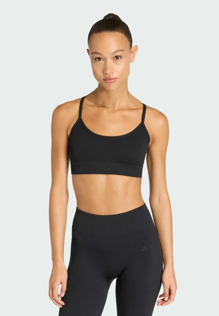 top adidas essentials suporte leve