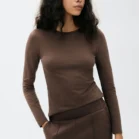 blusa básica feminina manga longa slim – marrom