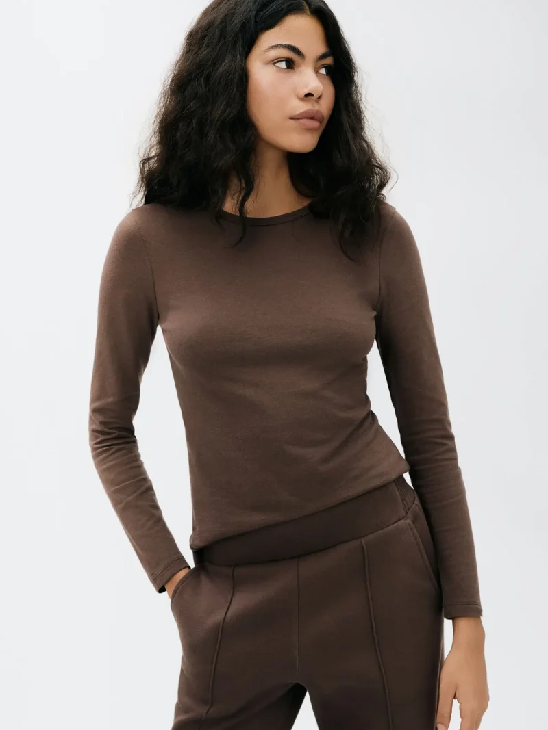 blusa básica feminina manga longa slim – marrom