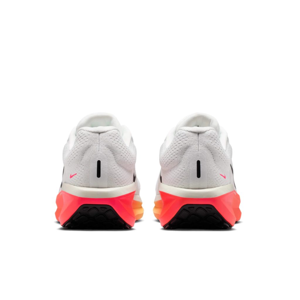 tênis nike air winflo 11 summit white/ cramoisi vif tênis nike air winflo 11 summit white/ cramoisi vif